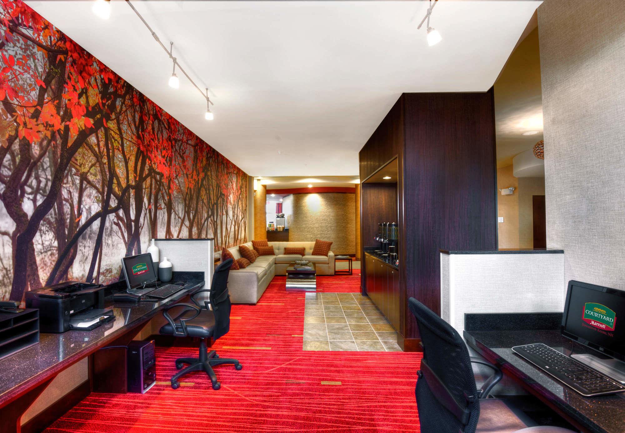 Courtyard Keene Downtown Bagian luar foto