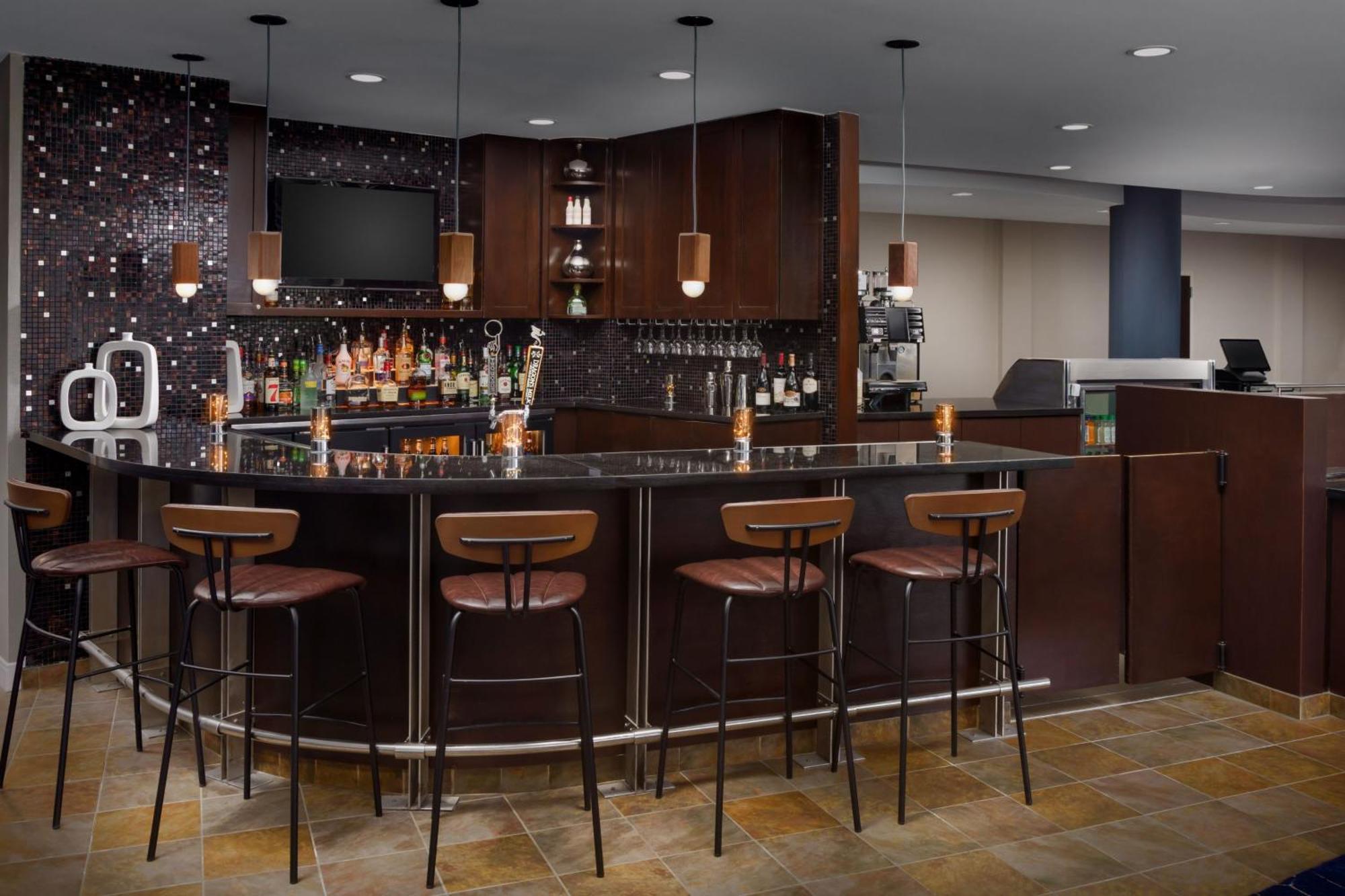 Courtyard Keene Downtown Bagian luar foto