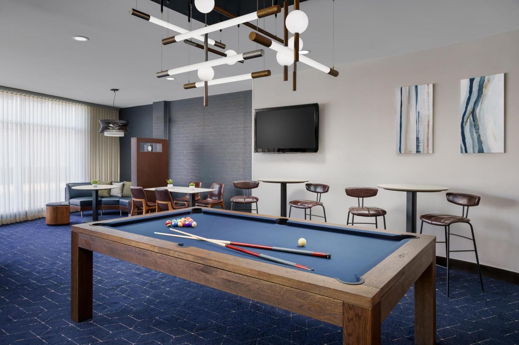 Courtyard Keene Downtown Bagian luar foto