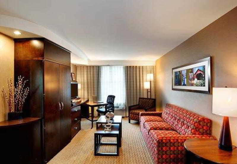 Courtyard Keene Downtown Bagian luar foto